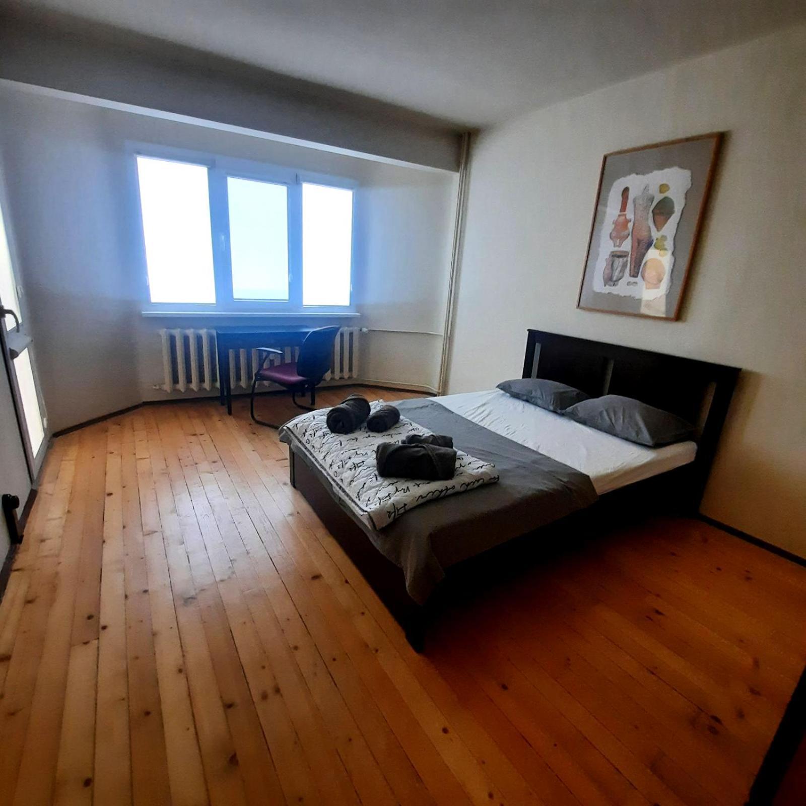 Spacious 3 Bedroom Apartment, Close To Metro Station Sofia Esterno foto